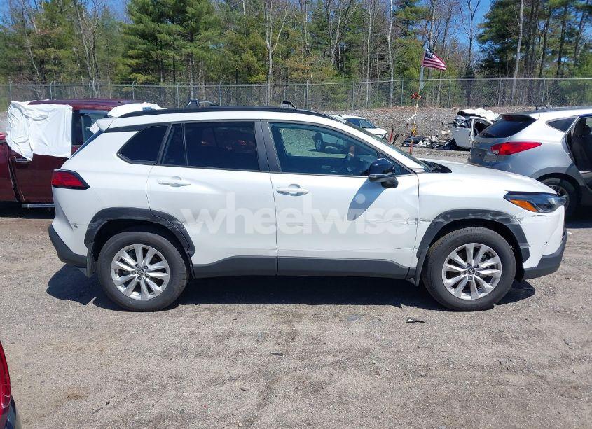 Photo 14 of 2025 Toyota Corolla CROSS LE (VIN 7MUBAABG6SV124768)