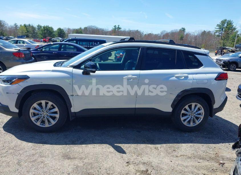 Photo 15 of 2025 Toyota Corolla CROSS LE (VIN 7MUBAABG6SV124768)