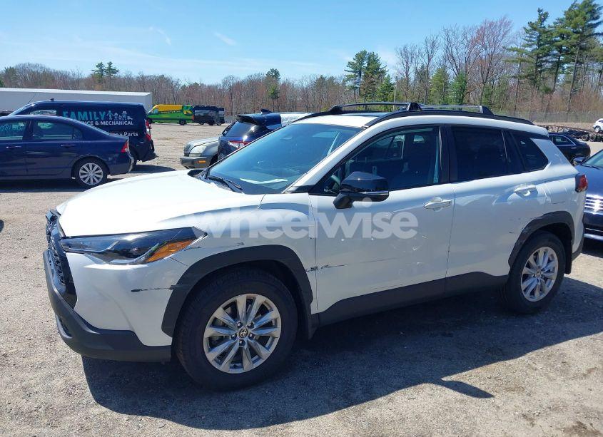 Photo 6 of 2025 Toyota Corolla CROSS LE (VIN 7MUBAABG6SV124768)