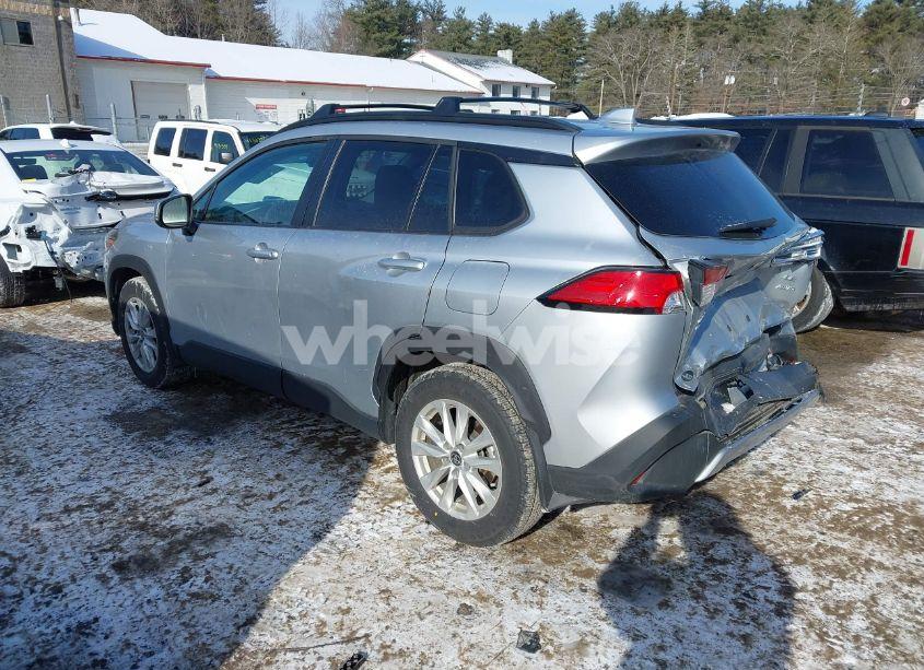 Photo 3 of 2023 Toyota Corolla CROSS LE (VIN 7MUBAABG7PV045648)