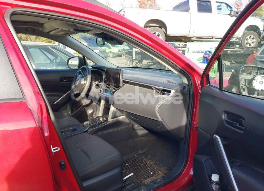 Photo 5 of 2024 Toyota Corolla CROSS LE (VIN 7MUBAABG7RV099079)