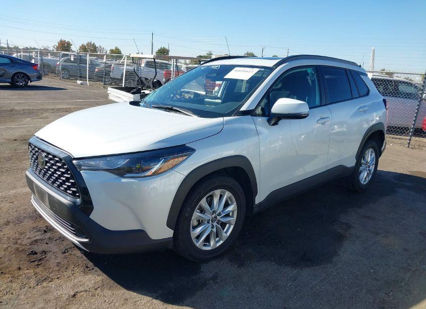 Photo 2 of 2023 Toyota Corolla CROSS LE (VIN 7MUBAABG8PV047862)