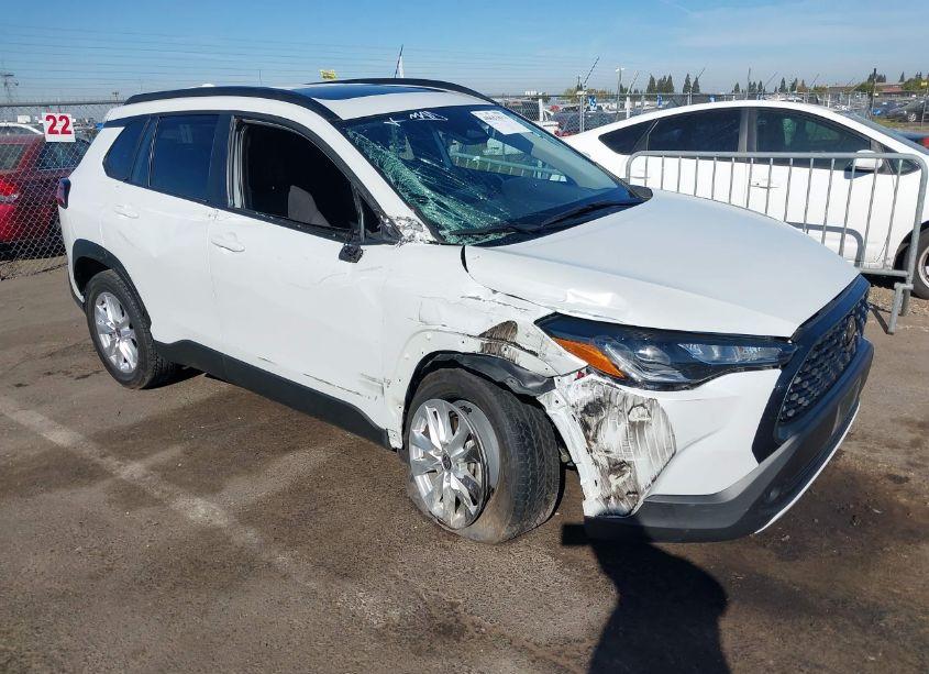 Photo 6 of 2023 Toyota Corolla CROSS LE (VIN 7MUBAABG8PV047862)