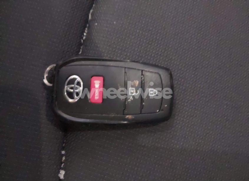 Photo 11 of 2024 Toyota Corolla CROSS LE (VIN 7MUBAABG8RV108114)