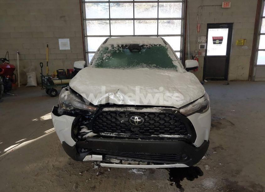 Photo 12 of 2024 Toyota Corolla CROSS LE (VIN 7MUBAABG8RV108114)