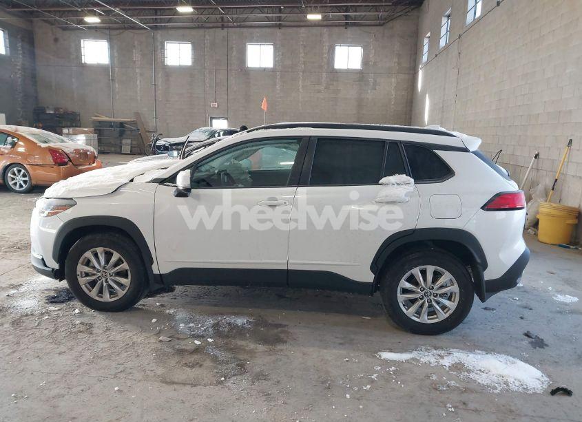 Photo 14 of 2024 Toyota Corolla CROSS LE (VIN 7MUBAABG8RV108114)