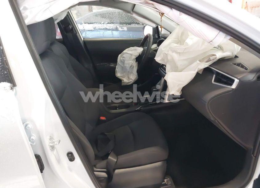 Photo 5 of 2024 Toyota Corolla CROSS LE (VIN 7MUBAABG8RV108114)