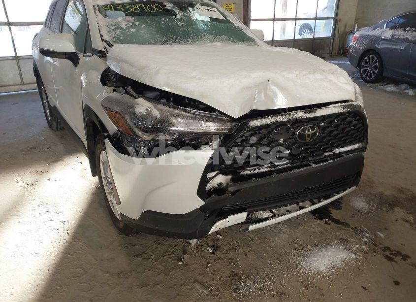 Photo 6 of 2024 Toyota Corolla CROSS LE (VIN 7MUBAABG8RV108114)