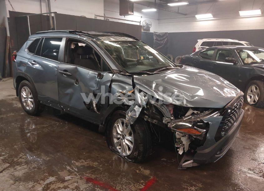 2024 Toyota Corolla CROSS LE (VIN 7MUBAABG8RV111689) main photo