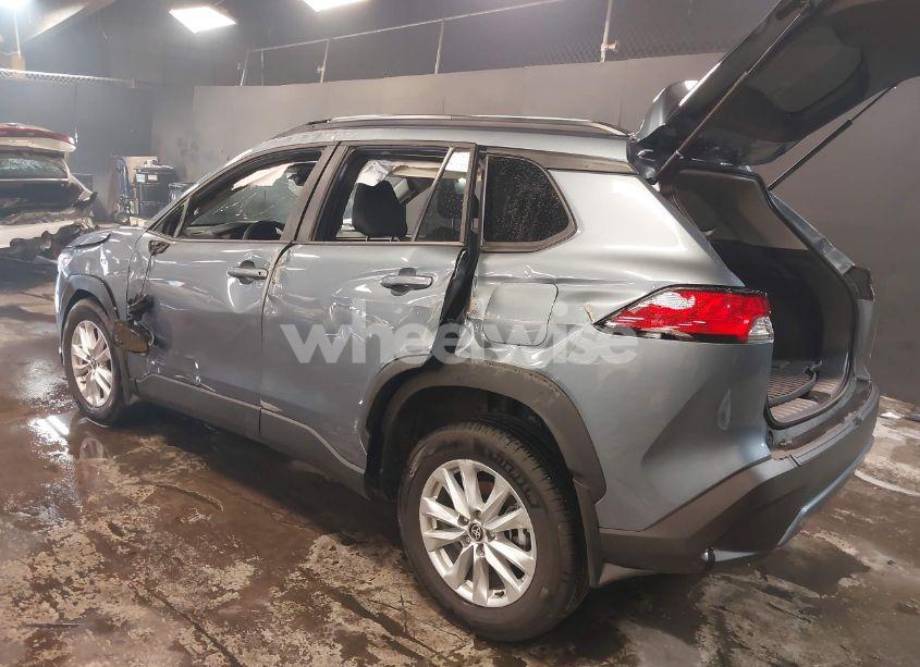 Photo 3 of 2024 Toyota Corolla CROSS LE (VIN 7MUBAABG8RV111689)