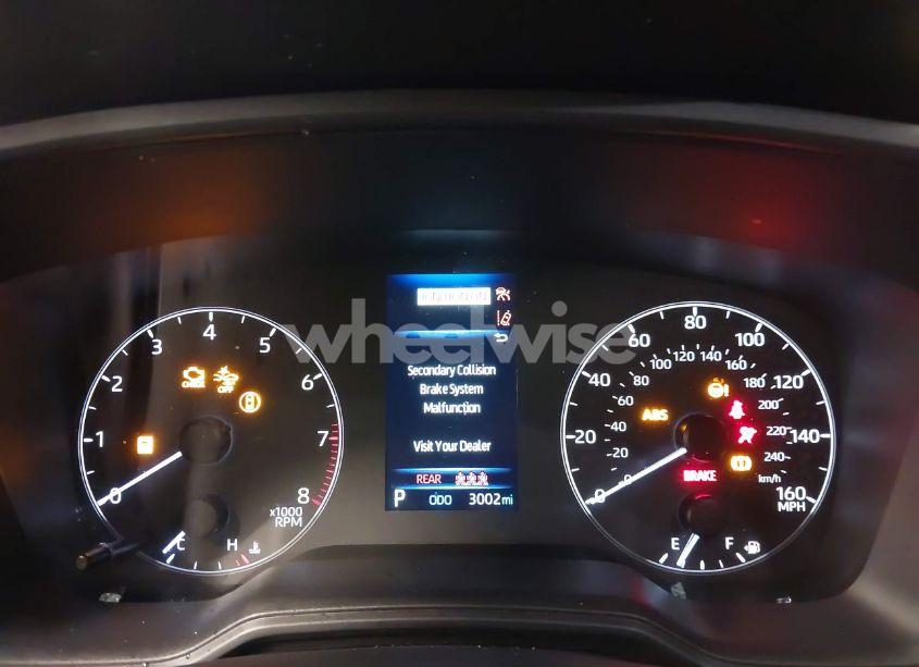 Photo 7 of 2024 Toyota Corolla CROSS LE (VIN 7MUBAABG8RV111689)