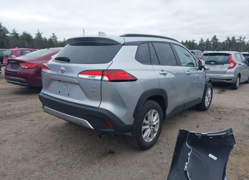 Photo 4 of 2022 Toyota Corolla CROSS LE (VIN 7MUBAABG9NV022353)