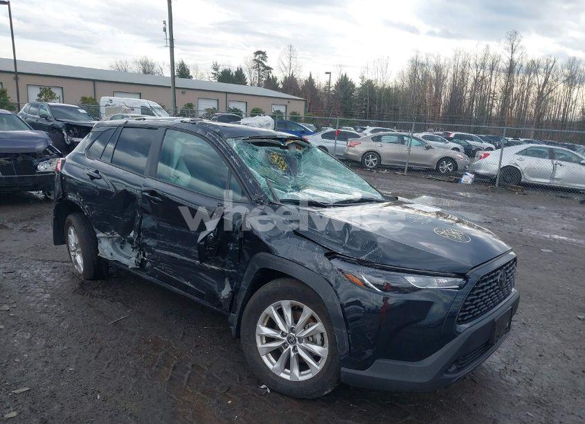 2023 Toyota Corolla CROSS LE (VIN 7MUBAABG9PV053105) main photo