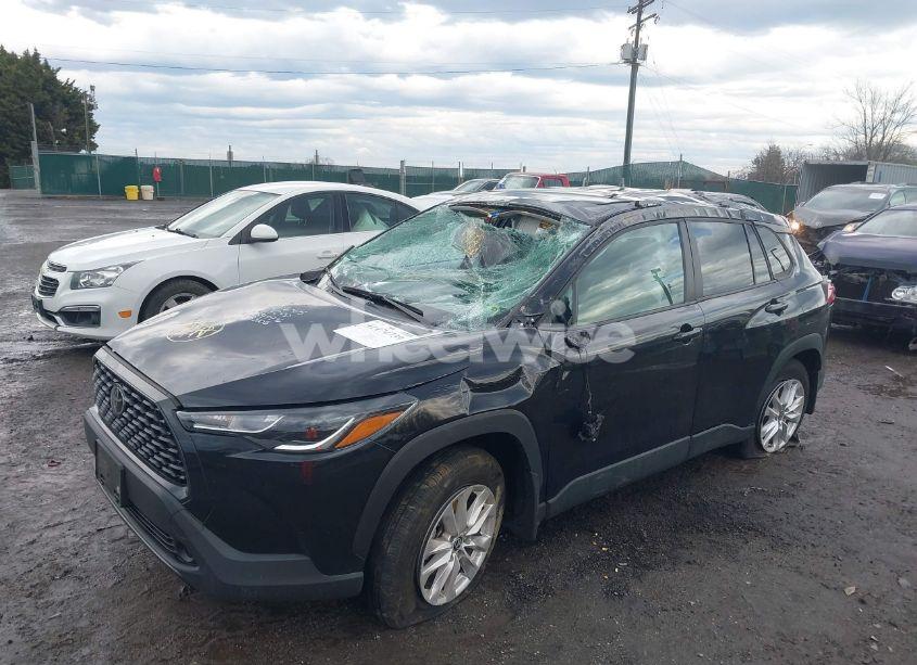 Photo 2 of 2023 Toyota Corolla CROSS LE (VIN 7MUBAABG9PV053105)