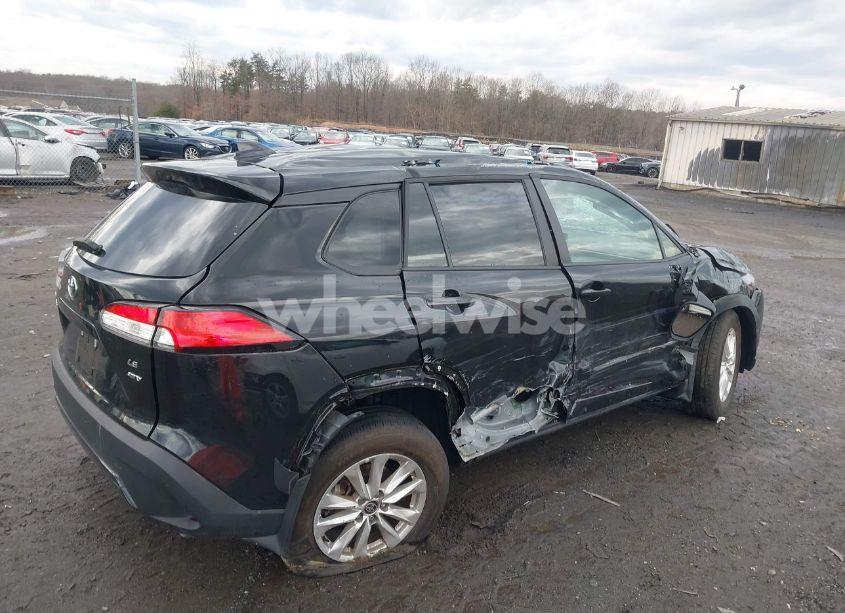 Photo 4 of 2023 Toyota Corolla CROSS LE (VIN 7MUBAABG9PV053105)