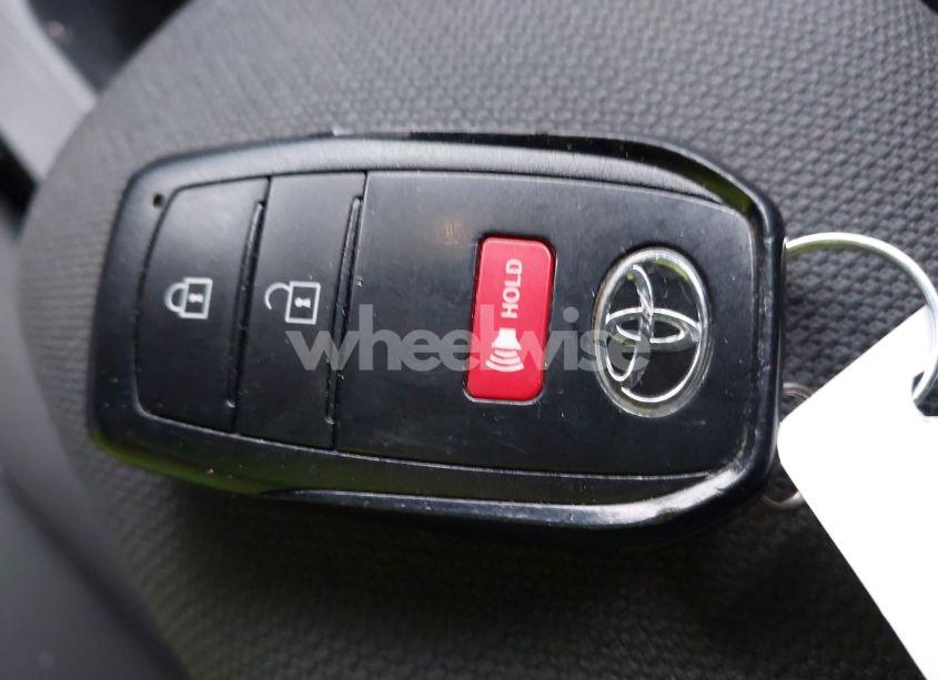 Photo 11 of 2024 Toyota Corolla CROSS LE (VIN 7MUBAABG9RV083935)