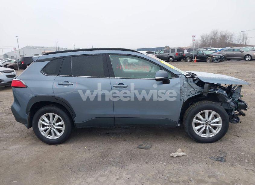 Photo 13 of 2024 Toyota Corolla CROSS LE (VIN 7MUBAABG9RV083935)