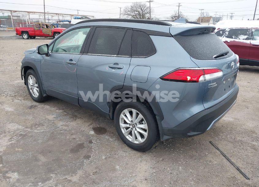 Photo 3 of 2024 Toyota Corolla CROSS LE (VIN 7MUBAABG9RV083935)