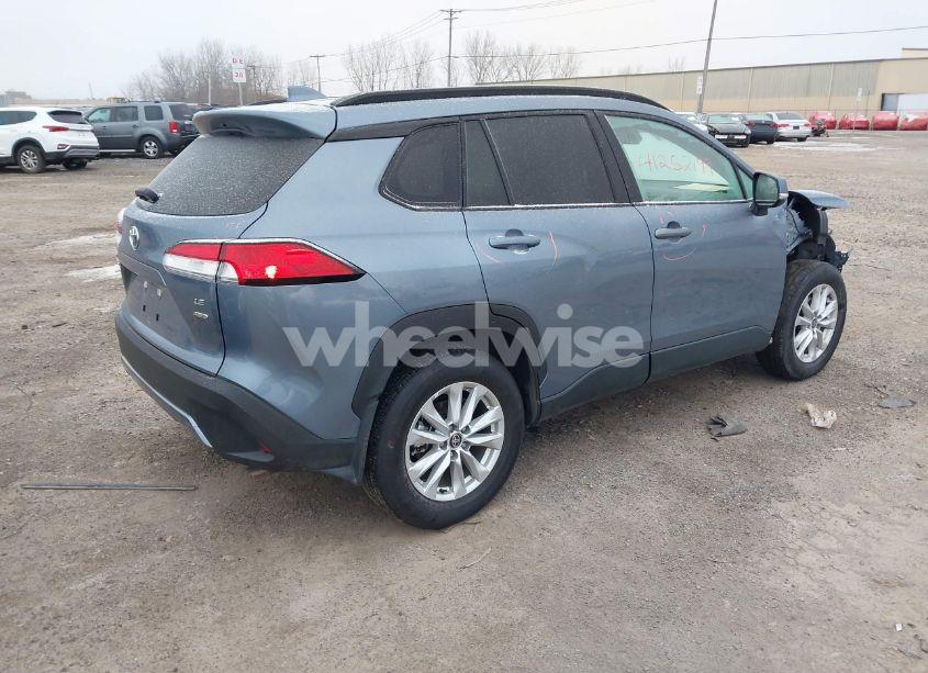 Photo 4 of 2024 Toyota Corolla CROSS LE (VIN 7MUBAABG9RV083935)