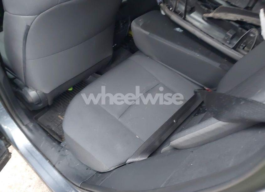 Photo 8 of 2024 Toyota Corolla CROSS LE (VIN 7MUBAABG9RV083935)