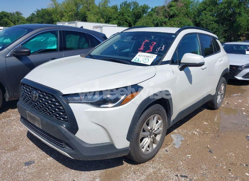 Photo 2 of 2022 Toyota Corolla CROSS LE (VIN 7MUCAAAG0NV014812)