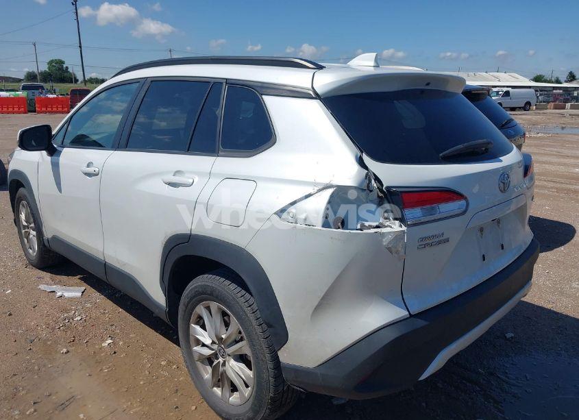 Photo 3 of 2022 Toyota Corolla CROSS LE (VIN 7MUCAAAG0NV014812)