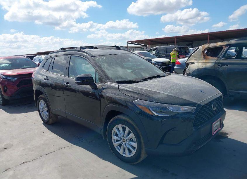 2024 Toyota Corolla CROSS LE (VIN 7MUCAAAG0RV108050) main photo