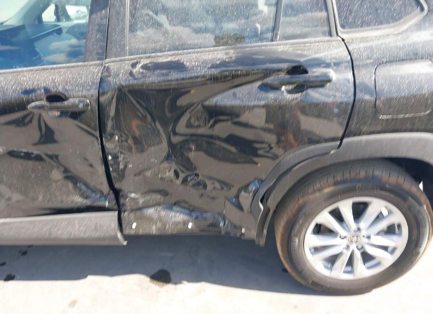 Photo 6 of 2024 Toyota Corolla CROSS LE (VIN 7MUCAAAG0RV108050)