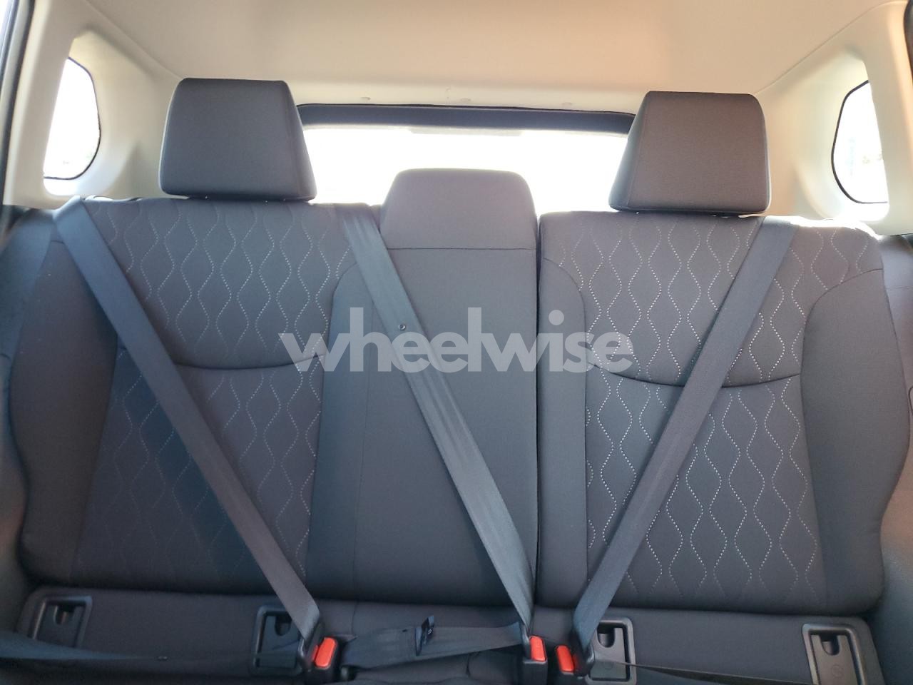 Photo 10 of 2025 TOYOTA COROLLA CROSS LE (VIN 7MUCAAAG0SV150952)