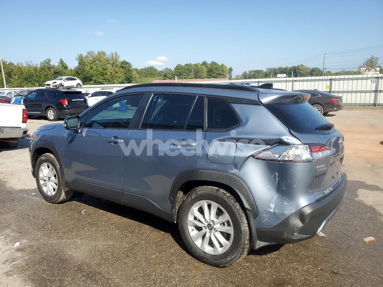 Photo 2 of 2025 TOYOTA COROLLA CROSS LE (VIN 7MUCAAAG0SV150952)