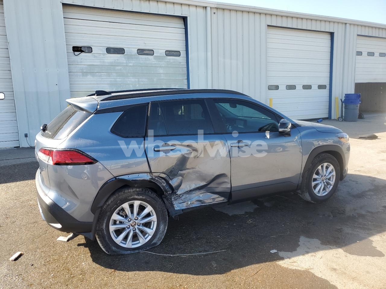 Photo 3 of 2025 TOYOTA COROLLA CROSS LE (VIN 7MUCAAAG0SV150952)