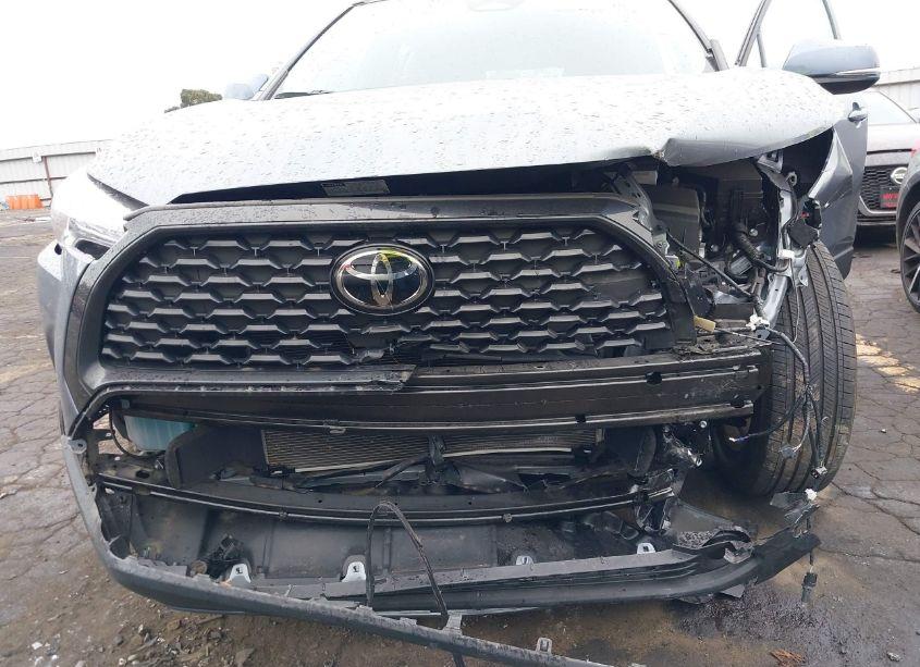 Photo 6 of 2023 Toyota Corolla CROSS LE (VIN 7MUCAAAG1PV045599)