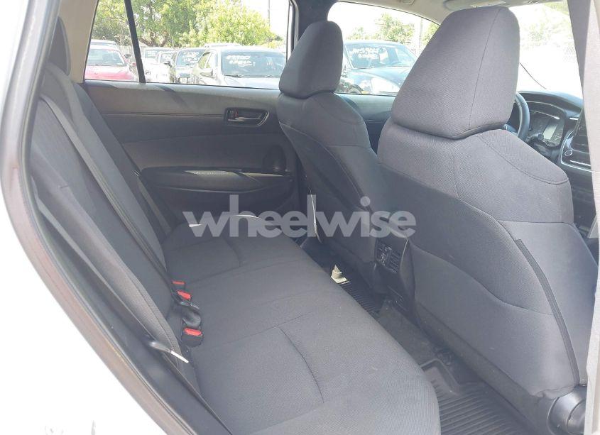 Photo 8 of 2024 Toyota Corolla CROSS LE (VIN 7MUCAAAG1RV084549)