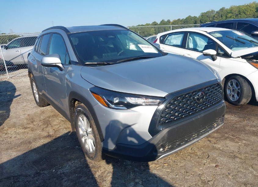 2024 Toyota Corolla CROSS LE (VIN 7MUCAAAG1RV101477) main photo