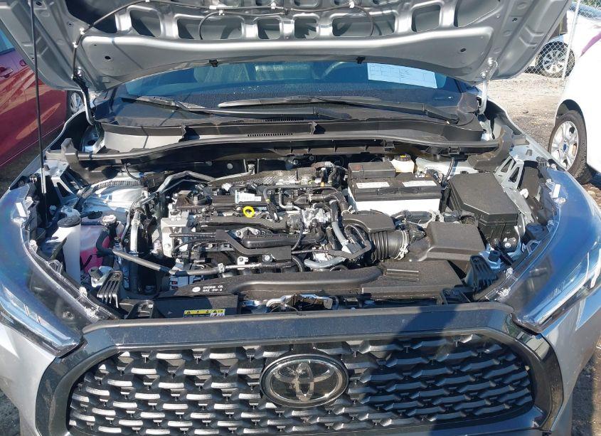 Photo 10 of 2024 Toyota Corolla CROSS LE (VIN 7MUCAAAG1RV101477)