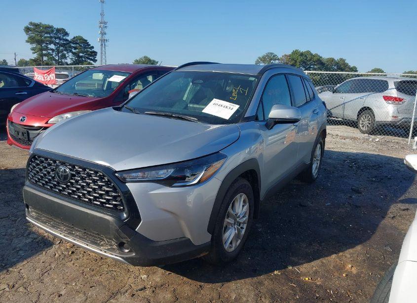 Photo 2 of 2024 Toyota Corolla CROSS LE (VIN 7MUCAAAG1RV101477)