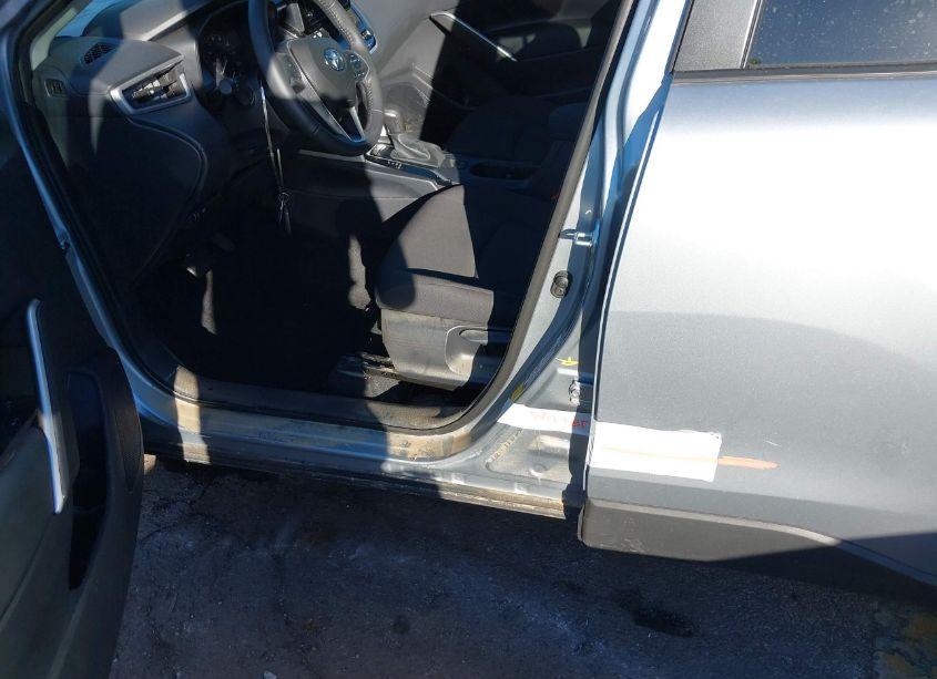 Photo 6 of 2024 Toyota Corolla CROSS LE (VIN 7MUCAAAG1RV101477)