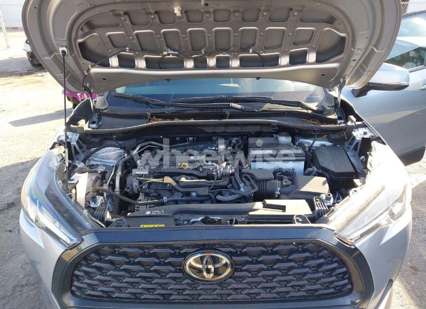 Photo 10 of 2022 Toyota Corolla CROSS LE (VIN 7MUCAAAG2NV005920)