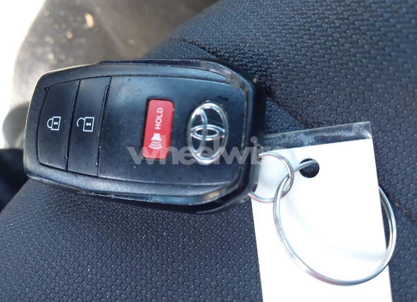 Photo 11 of 2022 Toyota Corolla CROSS LE (VIN 7MUCAAAG2NV005920)