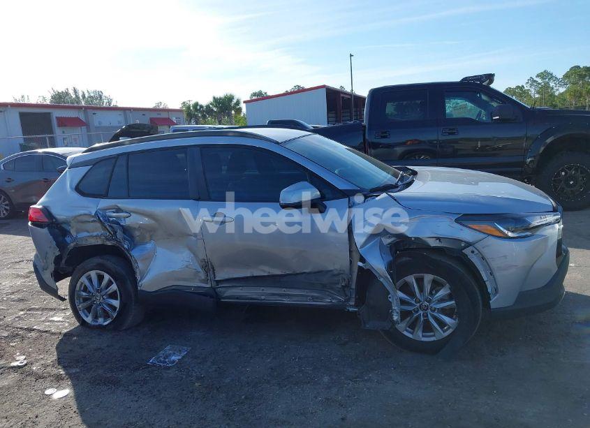 Photo 14 of 2022 Toyota Corolla CROSS LE (VIN 7MUCAAAG2NV005920)