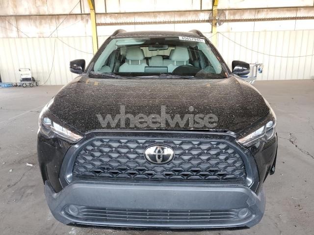 Photo 4 of 2022 TOYOTA COROLLA CROSS LE (VIN 7MUCAAAG2NV009675)