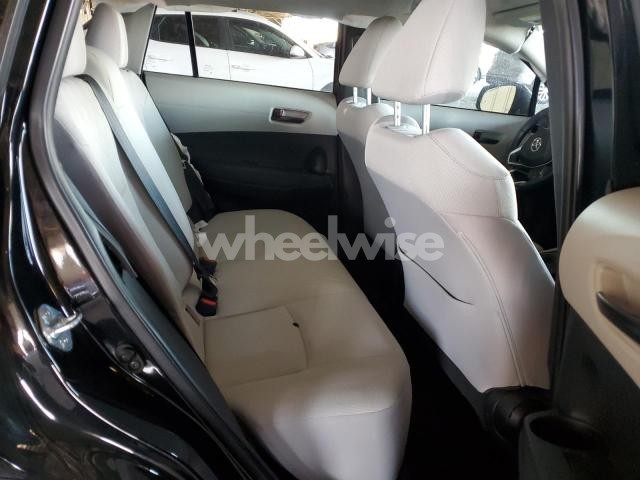 Photo 5 of 2022 TOYOTA COROLLA CROSS LE (VIN 7MUCAAAG2NV009675)