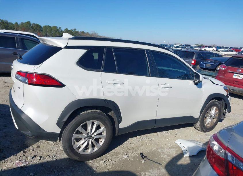 Photo 13 of 2022 Toyota Corolla CROSS LE (VIN 7MUCAAAG2NV014911)