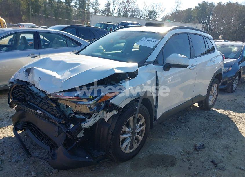 Photo 2 of 2022 Toyota Corolla CROSS LE (VIN 7MUCAAAG2NV014911)