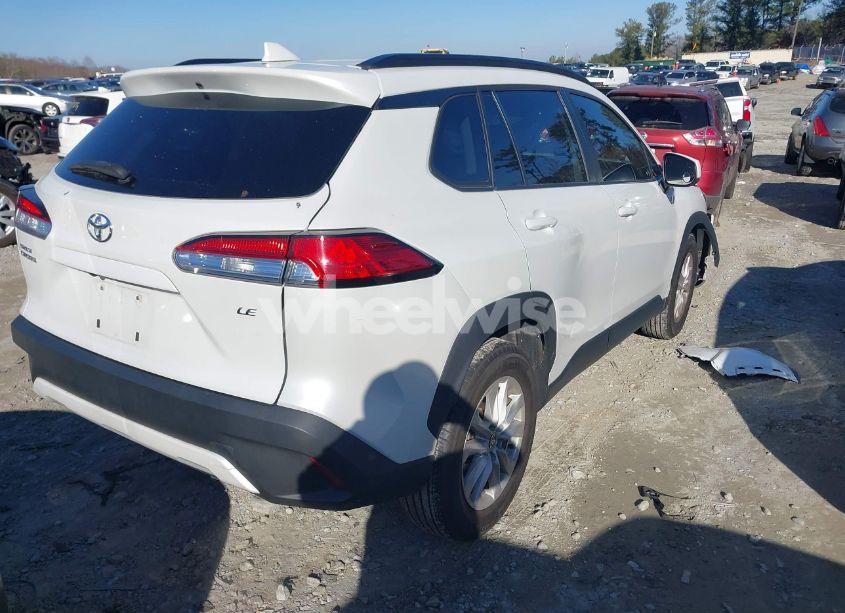 Photo 4 of 2022 Toyota Corolla CROSS LE (VIN 7MUCAAAG2NV014911)