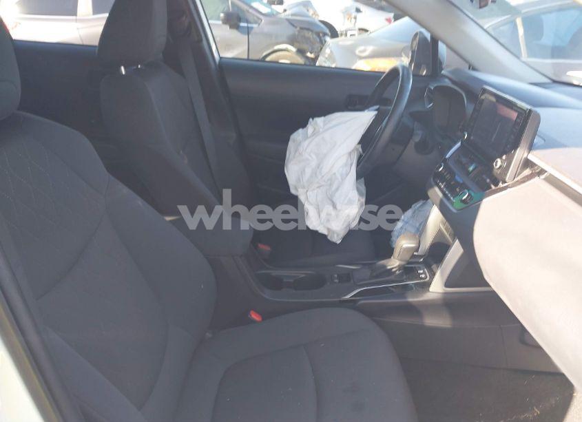 Photo 5 of 2022 Toyota Corolla CROSS LE (VIN 7MUCAAAG2NV014911)