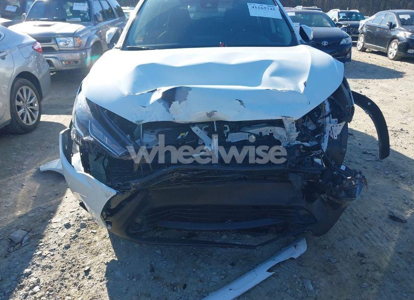 Photo 6 of 2022 Toyota Corolla CROSS LE (VIN 7MUCAAAG2NV014911)