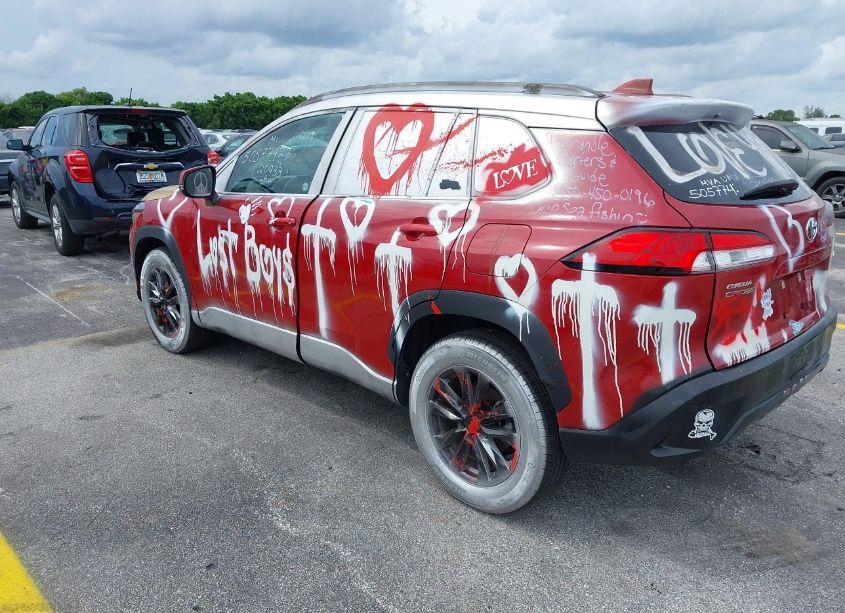 Photo 3 of 2022 Toyota Corolla CROSS LE (VIN 7MUCAAAG2NV033023)