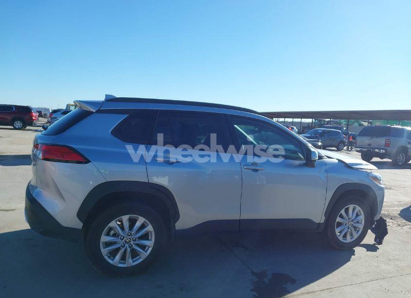 Photo 13 of 2023 Toyota Corolla CROSS LE (VIN 7MUCAAAG2PV066431)