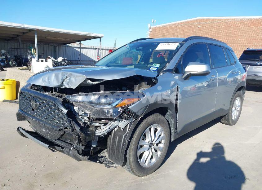 Photo 2 of 2023 Toyota Corolla CROSS LE (VIN 7MUCAAAG2PV066431)